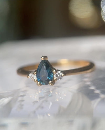 GHOST KISSES IV AUSTRALIAN SAPPHIRE
