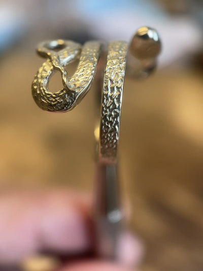 GOLDEN VIPER